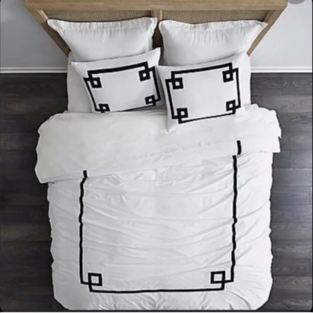 NEW QUEEN Duvet cover, Villa By Noble Excellence